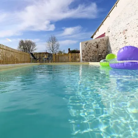 Domaine De La Courillere Bed and Breakfast 3*