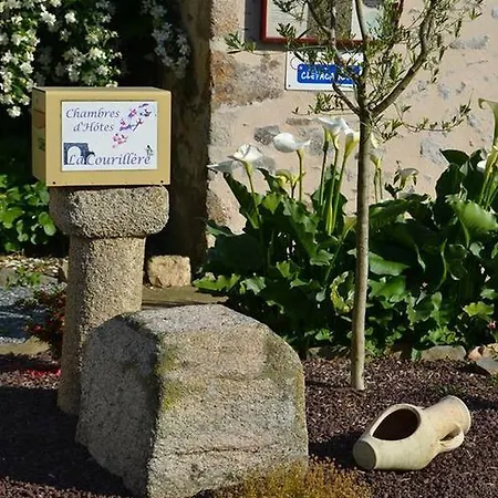 Bed and Breakfast Domaine De La Courillere Le Boupère