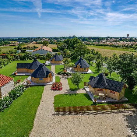 Domaine De La Courillere Bed and Breakfast