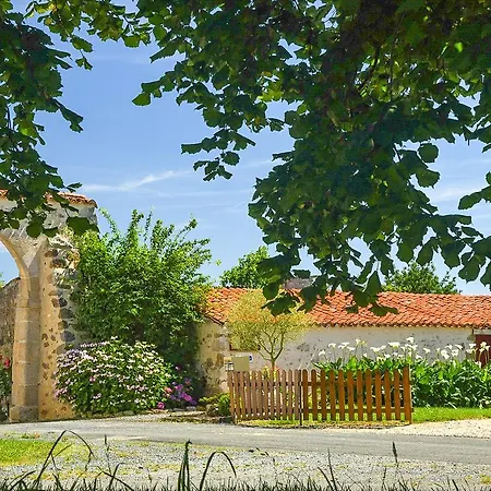 Domaine De La Courillere Le Boupere