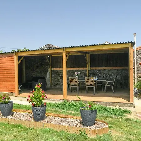 Domaine De La Courillere Bed and Breakfast