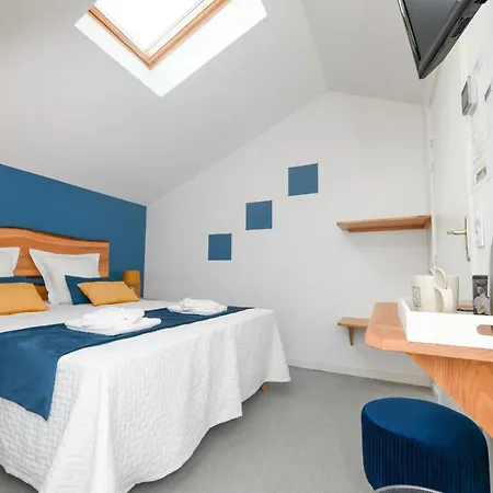 Domaine De La Courillere Bed and Breakfast